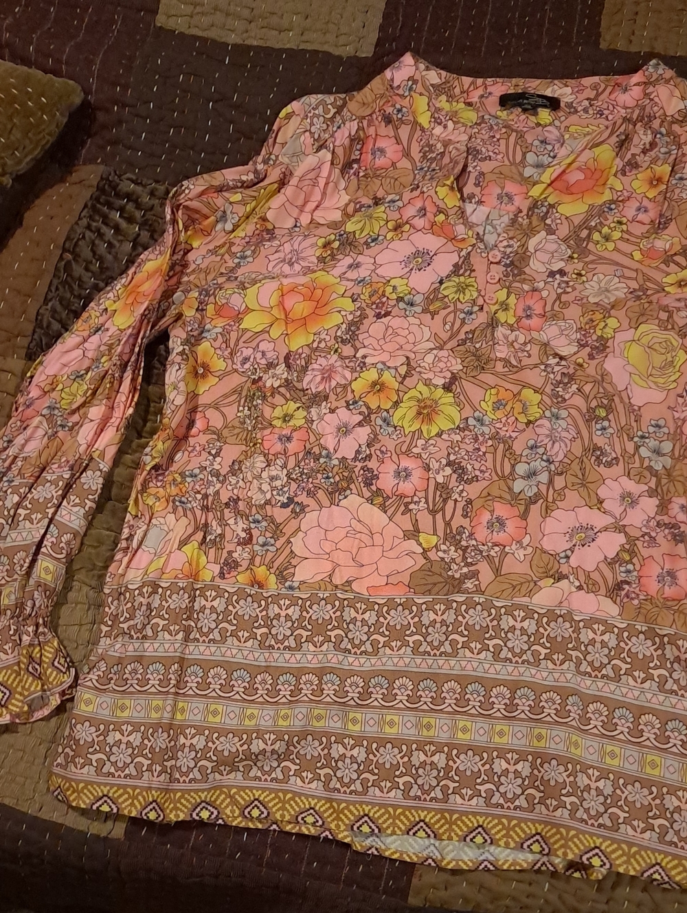 Suzanne Betro Pink Floral Print Long-Sleeve Blouse